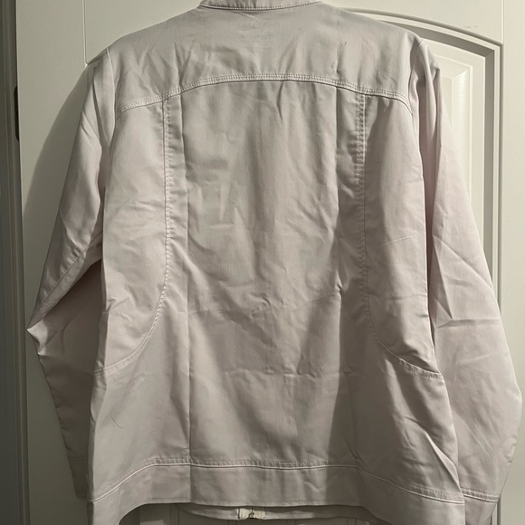 2 Healing Hands white lab/nursing coats- Medium - Picture 5 of 6